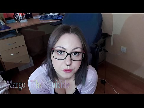 ❤️ Ko'zoynakli seksual qiz kamerada Dildoni chuqur so'radi ❤️ seks da bizda ❌️❤